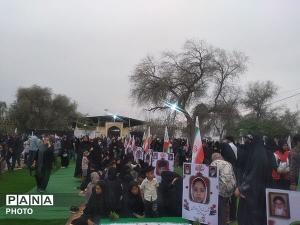  یاد فرشتگان آسمانی در گلزار شهدای دبستان شجره طیبه
