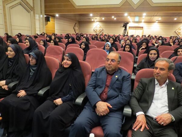 دیدار مشاور وزیر در امور زنان با دانشجویان دانشگاه فرهنگیان 