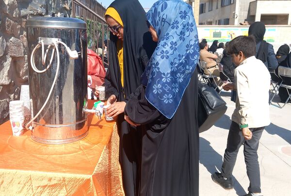 برگزاری جشن شکوفه ها در دبستان حاج تقی احدیان ناحیه ۶ مشهد