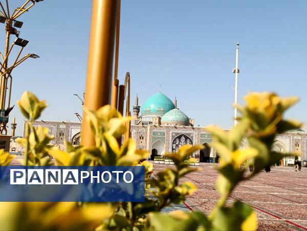 حال و هوای حرم رضوی و خیابان های اطراف آن در عاشورای حسینی