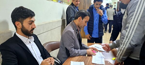  دیدار والدین با معلمان در دبیرستان ابوذر غفاری نیشابور