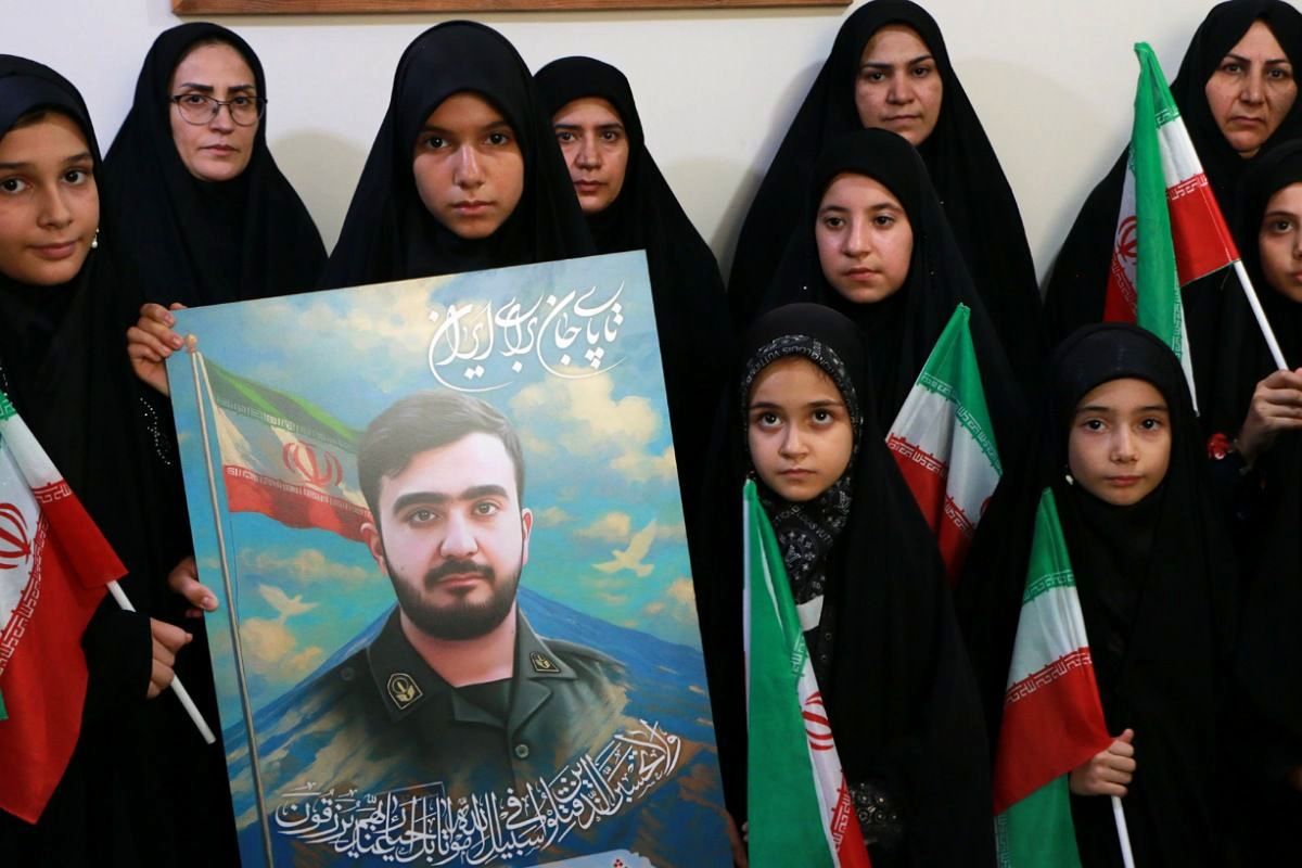 دیدار کمیته خادم شهدا شهرستان ملارد با خانواده شهید محمد شاهوردی