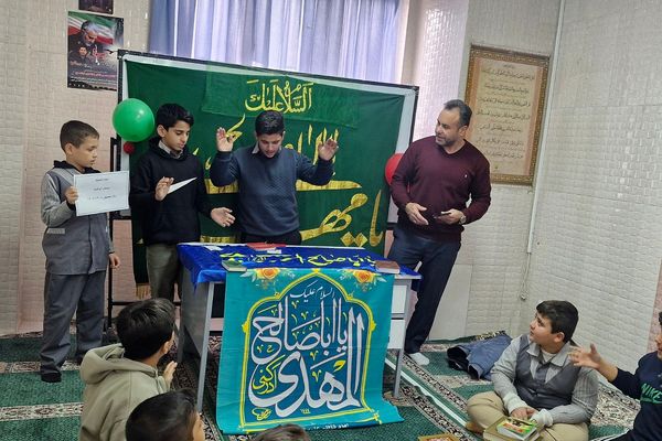 جشن دهه فجر و اعیاد شعبانیه در مدارس ناحیه دو شهرری 