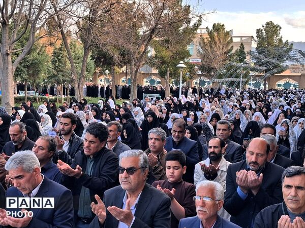 نماز عید سعید فطر در شهرستان کاشمر 