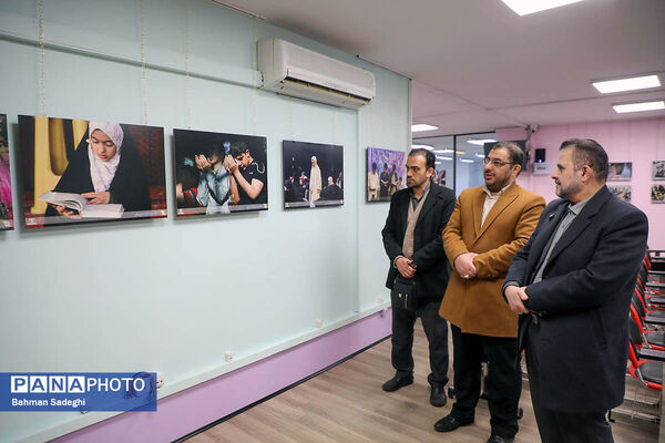 بازدید دبیر کمیسیون توسعه آموزش عمومی قرآن از نمایشگاه نوراوی اعتکاف