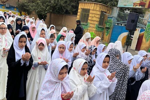 روز معنویت در مدرسه محدثه شاهد ورامین؛ از نماز باران تا زنگ عتبات عالیات