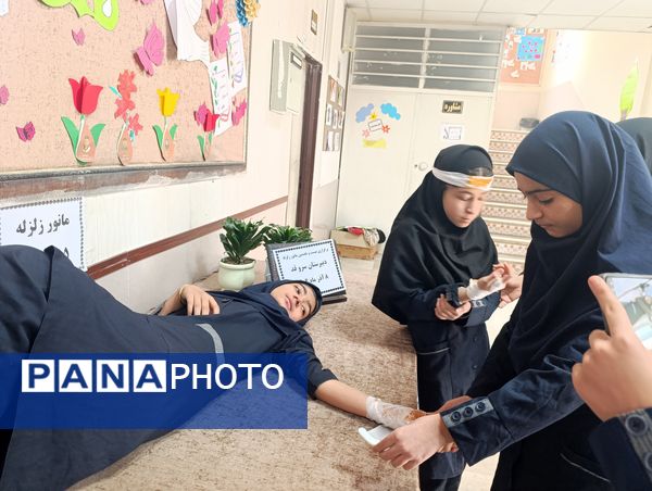 بیست‌وهفتمین مانور سراسری زلزله و ایمنی در دبیرستان میرزا جعفر سروقد