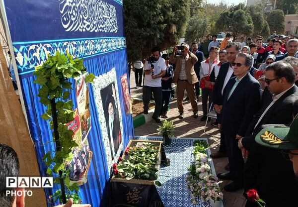 طنین زنگ «مهر، ایثار و شهادت» در هنرستان دارالفنون مشهد