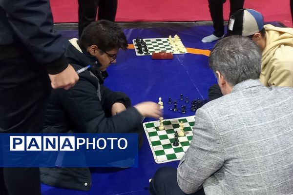 برگزاری مسابقات شطرنج دانش‌آموزی در بهارستان ۲
