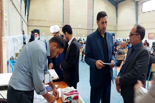بازدید ستادی از حوزه‌های برگزاری امتحانات نهایی در شهرستان فاروج 