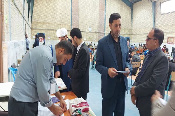 بازدید ستادی از حوزه‌های برگزاری امتحانات نهایی در شهرستان فاروج 