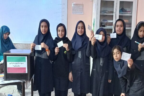 انتخابات شورای دانش‌آموزی در مدرسه شهید جواهری۲ مشهد