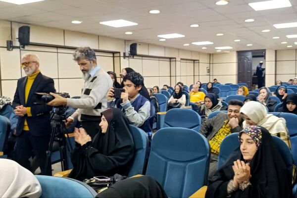 شبی برای هنر و همدلی؛ جشن افتخار فرزندان ایران در اختتامیه جشنواره‌ بسیج هنرمندان فارس