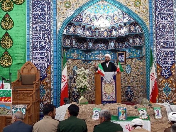 قدمی هم‌سنگر ایمان؛ از مدرسه تا صف نماز جمعه