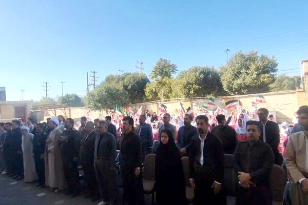 مراسم بازگشایی مدارس و گرامیداشت هفته دفاع مقدس در ثلاث باباجانی 