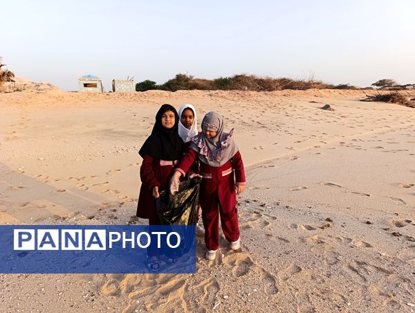 پاکسازی ساحل زیبای بوموسی توسط دانش‌‌‌آموزان 