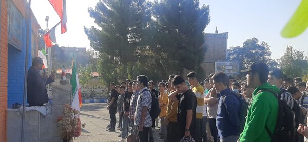 زنگ مهر در دبیرستان شاهد ابوذر غفاری نیشابور به صدا در آمد 