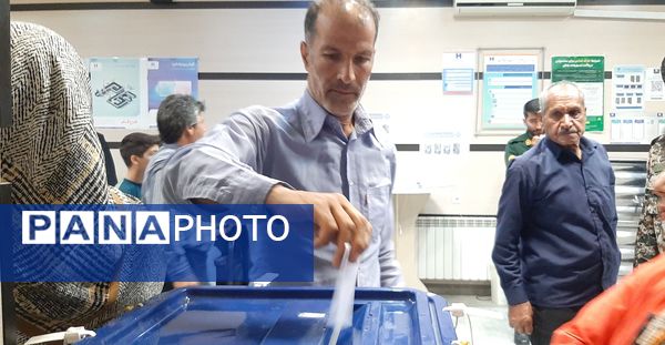 حضور پرشور مردم لرستان پای‌صندوق‌های رأی‌گیری