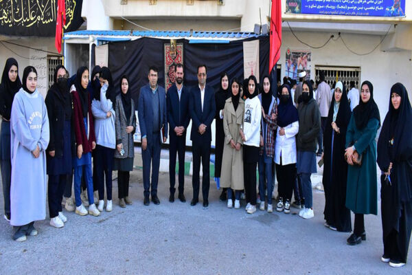 بازدید مسئولان از نمایشگاه «مهر مادری» در ورزشگاه یاسوج