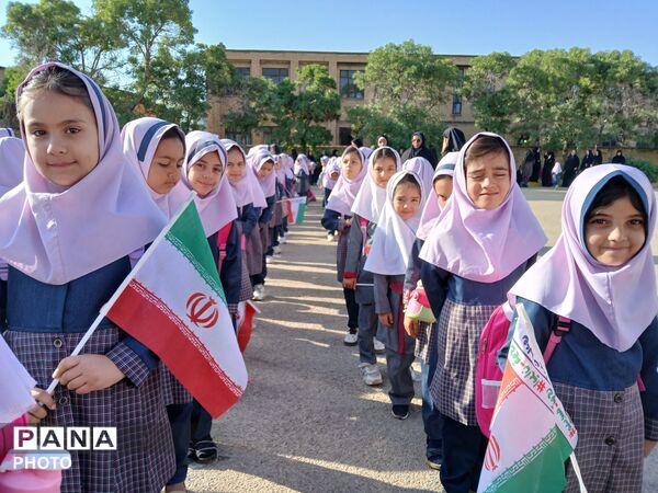 «در میدان حاضر»؛ زنگ مقاومت در شصت مدرسه قهاوند