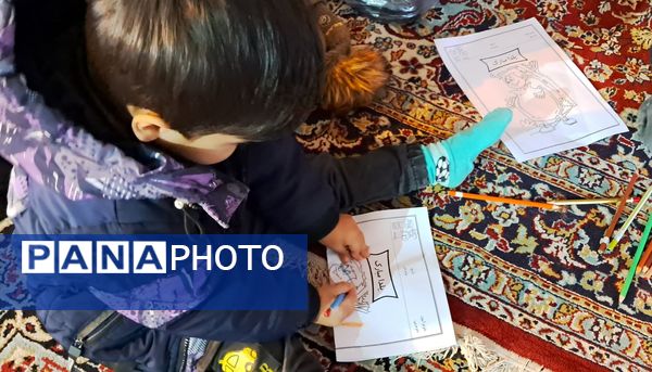 برپایی غرفه کودک در حاشیه نماز جمعه شهرستان کاشمر 