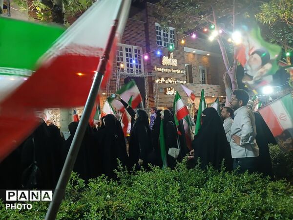 موج حماسه مشهدیان در بلوار احمد آباد 