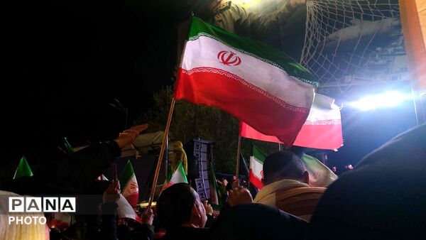 جلوه‌هایی از حماسه حضور در میدان انقلاب
