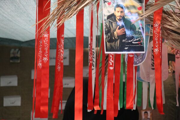حضور پرشور دانش‌آموزان در نمایشگاه قرآن و عترت در حرم مطهر رضوی