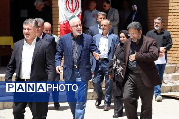 کلنگ زنی هنرستان شهید رضا صفار هرندی 