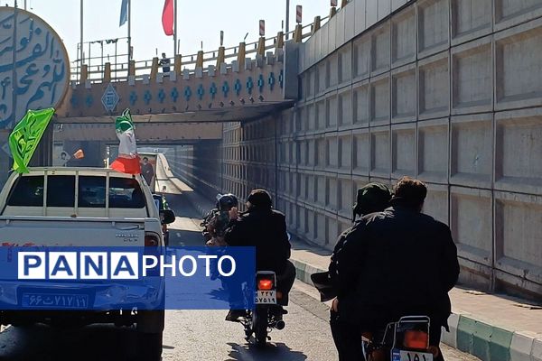 کاروان نمادین ورود حضرت امام خمینی(ره) به میهن اسلامی