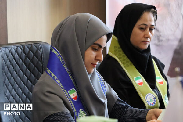 نشست هم‌اندیشی خبرنگاران پانا سملقان و تقدیر از خبرنگاران فعال