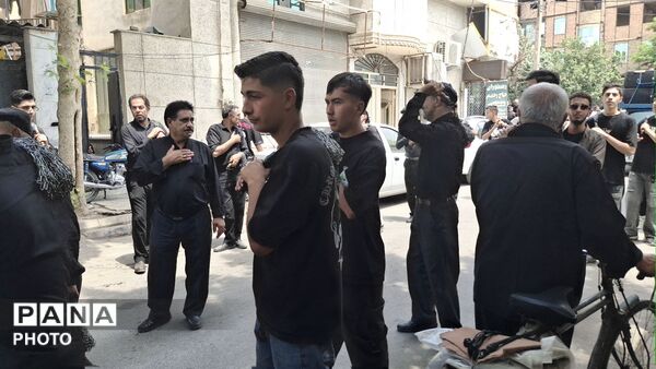 راهپیمایی صبح تاسوعا با حضور هیئت ابوالفضلیون رسالت 