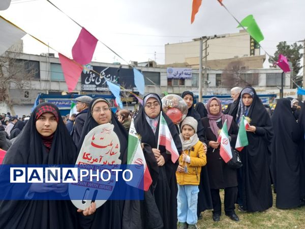 حضور پرشور مردم سلحشور فردیس در راهپیمایی ۲۲ بهمن