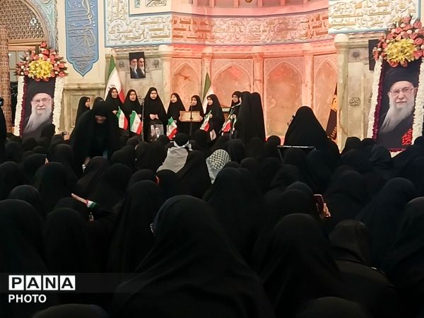 اجتماع بیعت بانوان با رهبر انقلاب اسلامی  در حرم مطهر رضوی