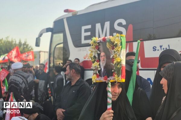 تشییع پیکر رهبر شهید در قم و جمکران
