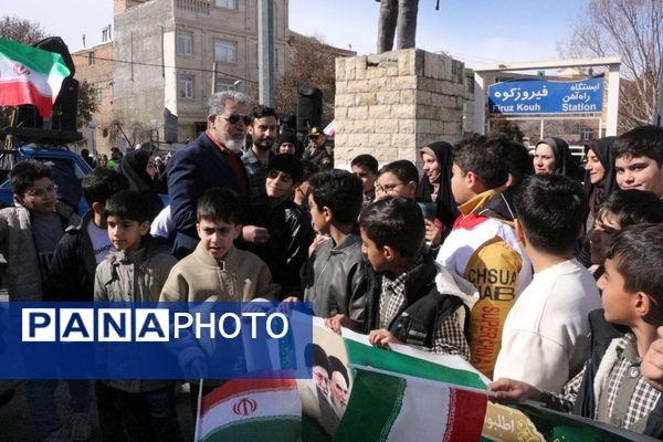 فیروزکوه یکپارچه عشق؛ راهپیمایی ۲۲ بهمن باشکوهترین جلوه وحدت شد