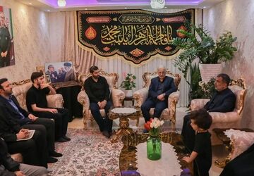 دیدار وزیر کشور با خانواده شهیدان شادمانی، ربانی و محرابی