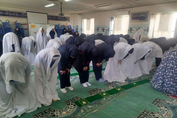نماز در آموزشگاه فرشتگان، کلید خوش شانسی روزانه