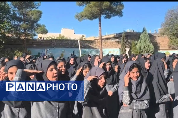 گام‌های استوار، آینده‌ای روشن: جشن آغاز سال تحصیلی در دبیرستان شاهد ام ابیها آباده