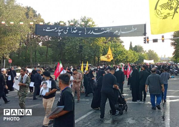 مصلی امام خمینی(ره) تهران میزبان آیین باشکوه وداع با پیکر مطهر رهبر شهید