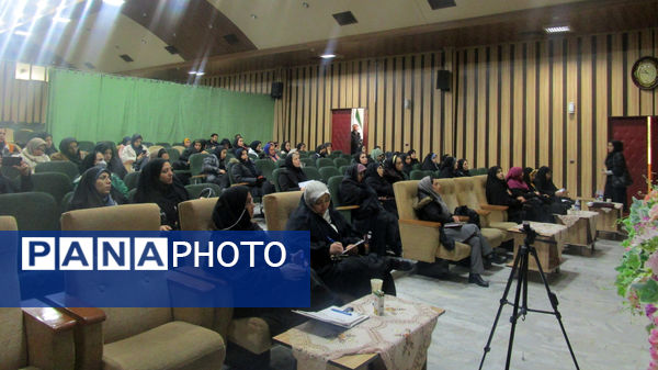 جلسه هم افزایی رابطان مشاور در کانون امام علی(ع) ناحیه یک کرج
