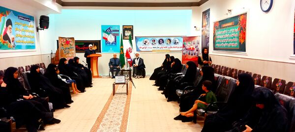 نشست بانوان ستاد نماز جمعه با امام جمعه شهرستان کاشمر 