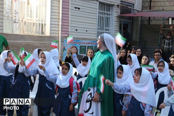 جشن شکوفه‌ها در مدرسه ۱۷ شهریور بجنورد با یاد دختران شهید میناب
