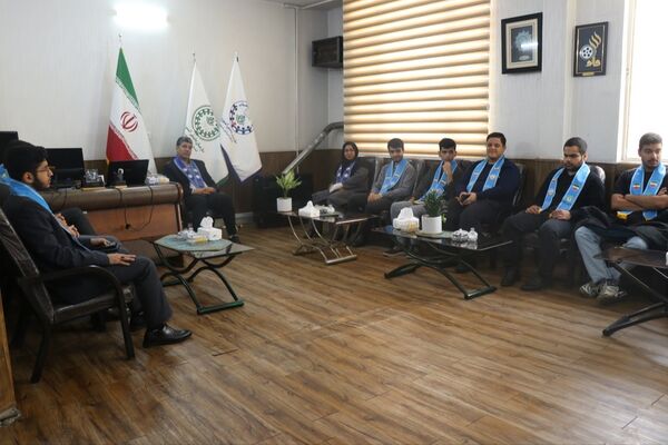 دیدار دانش‌آموزان پسر پیشتاز با مدیر سازمان دانش‌آموزی خراسان رضوی
