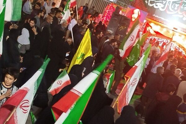 فیروزآباد وفادار به رهبر شهید