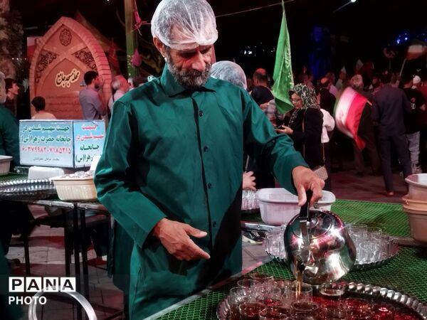 ۱۵۵ شبِ بی‌وقفه؛ وقتی چایخانه حضرت زهرا (س) میزبان دل‌های بی‌قرار شد