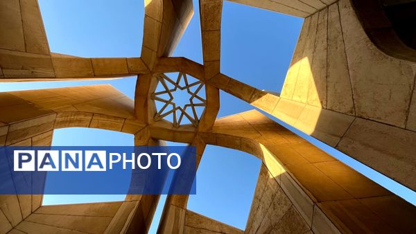 آرامگاه شهریار