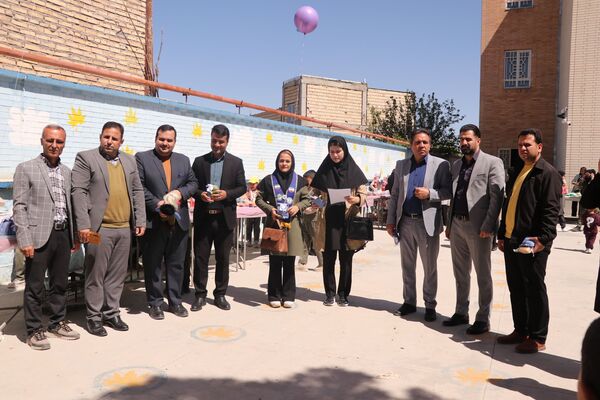 برپایی بازارچه تمام تشکلاتی در دبستان شهید ناصری
