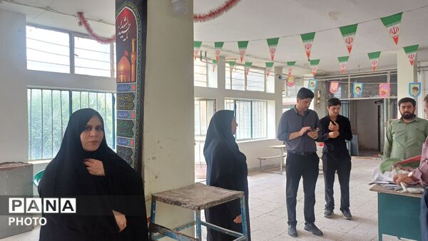بازدید فرمانده سپاه پاسداران کوهدشت ازاجرای طرح شهید عجمیان در مدرسه معرفت شهرستان کوهدشت