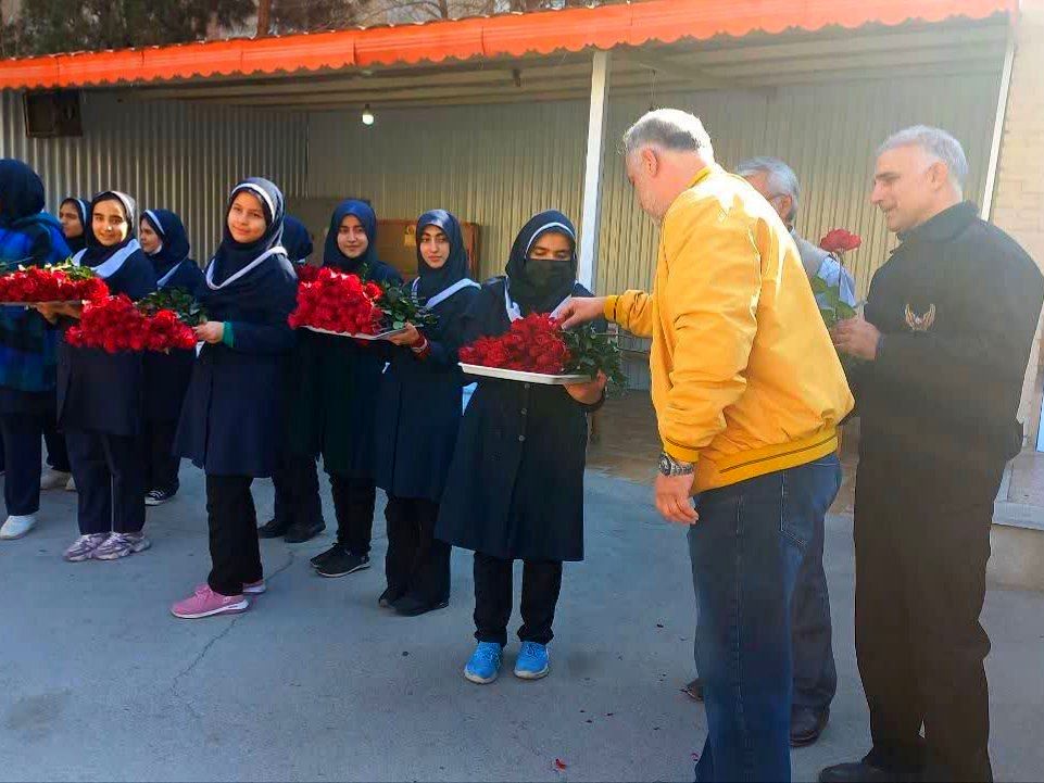 جشن ولادت حضرت علی (ع) و روز پدر در دبیرستان شاهد بحرینیان
